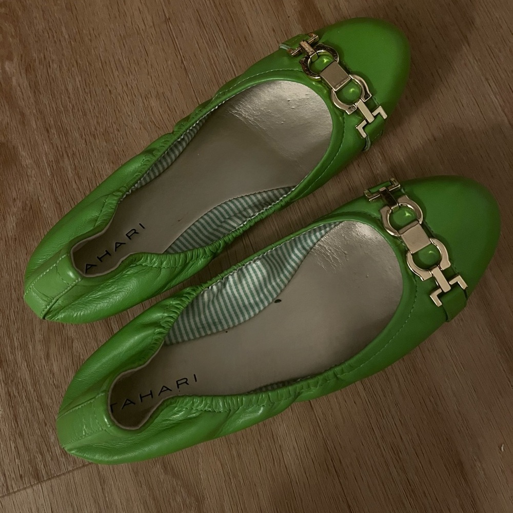 Tahari Neon Green flats with buckles